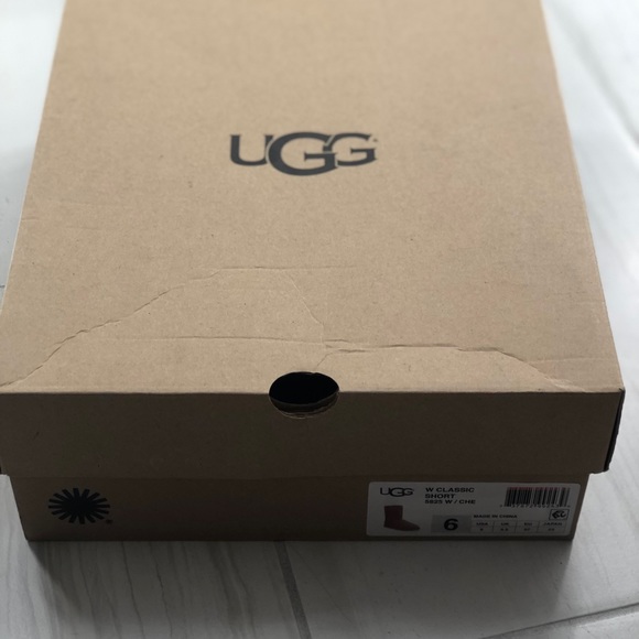 Classic Short Ugg boots - Picture 2 of 5